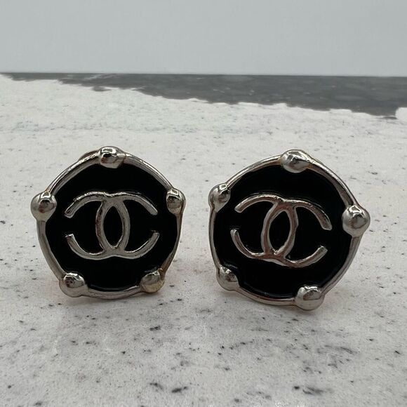 🌞 Chanel Vintage Black and Silver logo Studded Clip on Earrings - Picture 1 of 3